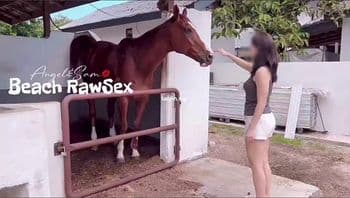 淫妻绿帽绿帽情人节送老婆一个操逼很厉害的大哥让她尽情享受绿帽做一旁欣赏撸管